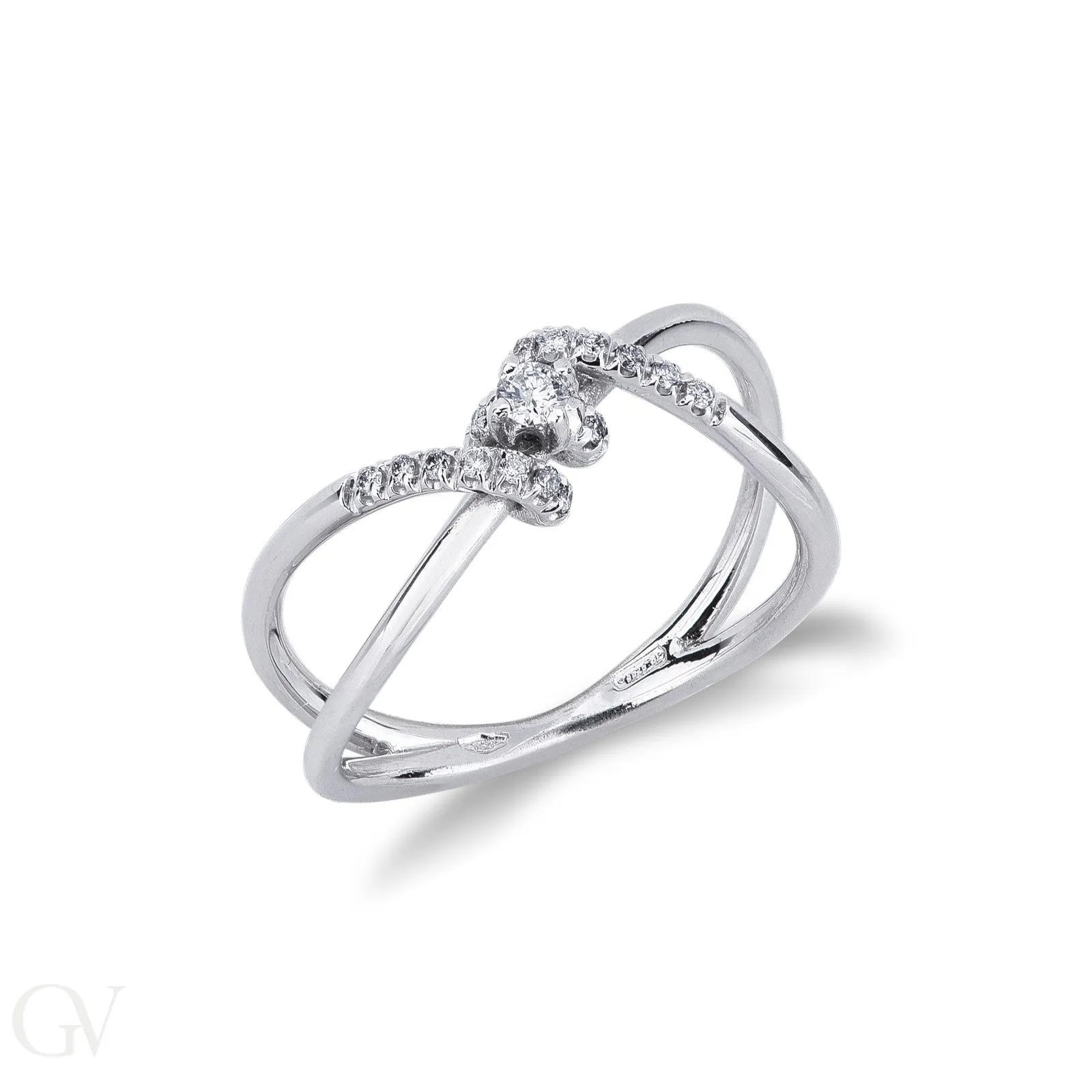 Anello in Oro bianco 18k con nodo e Diamanti