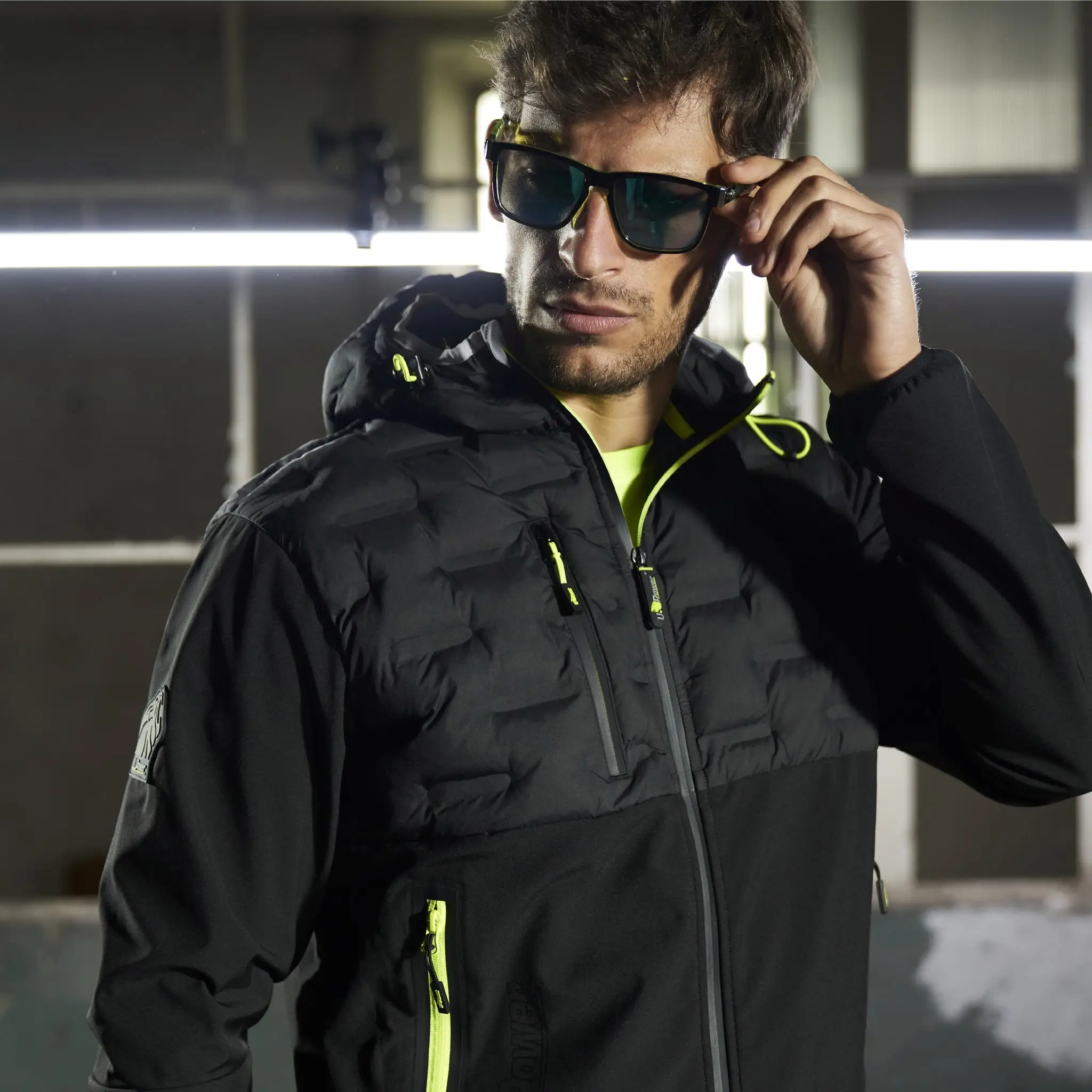 Giacca piumino da lavoro U-Power Spock in softshell nero giallo