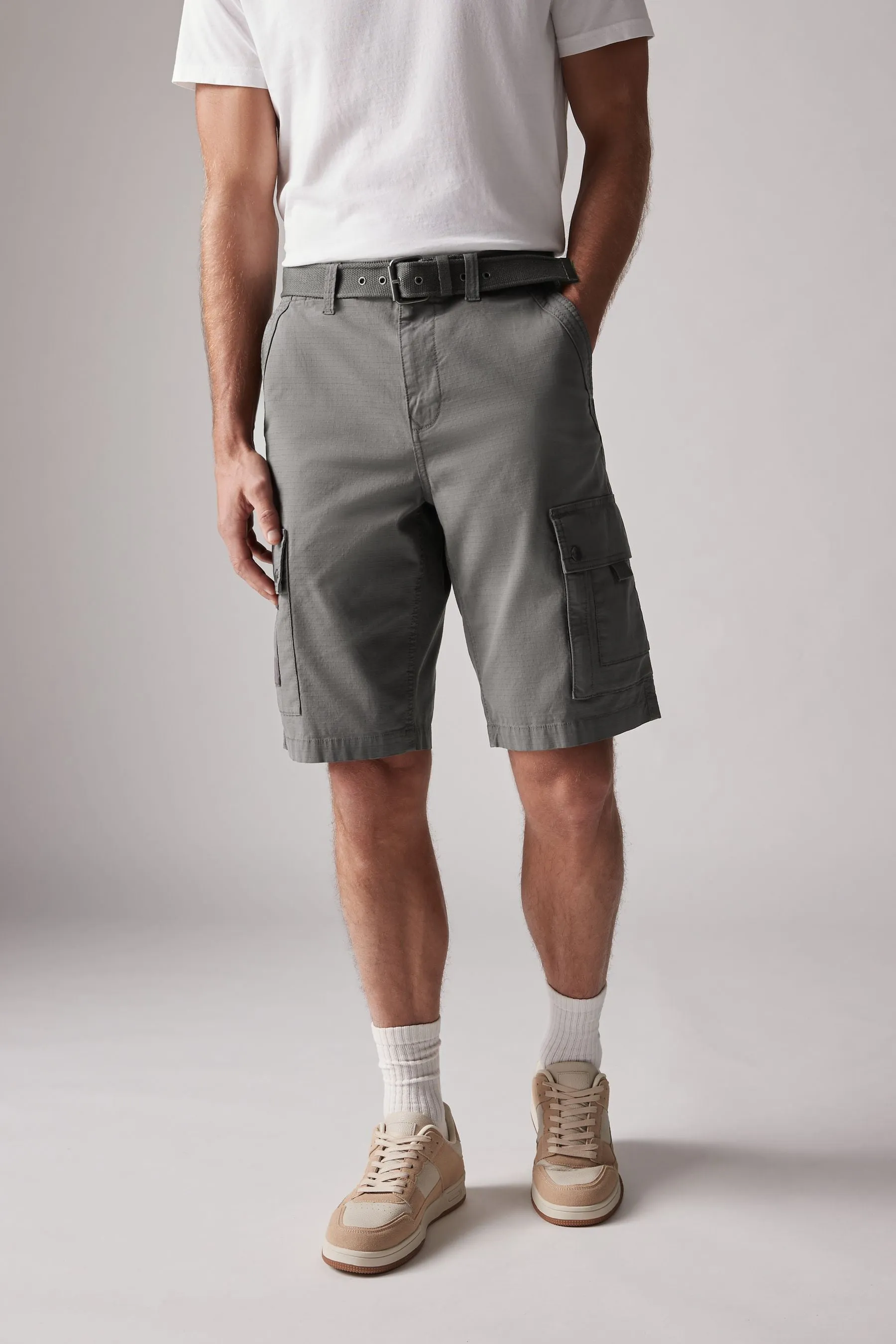 Pantaloncini cargo con cintura    