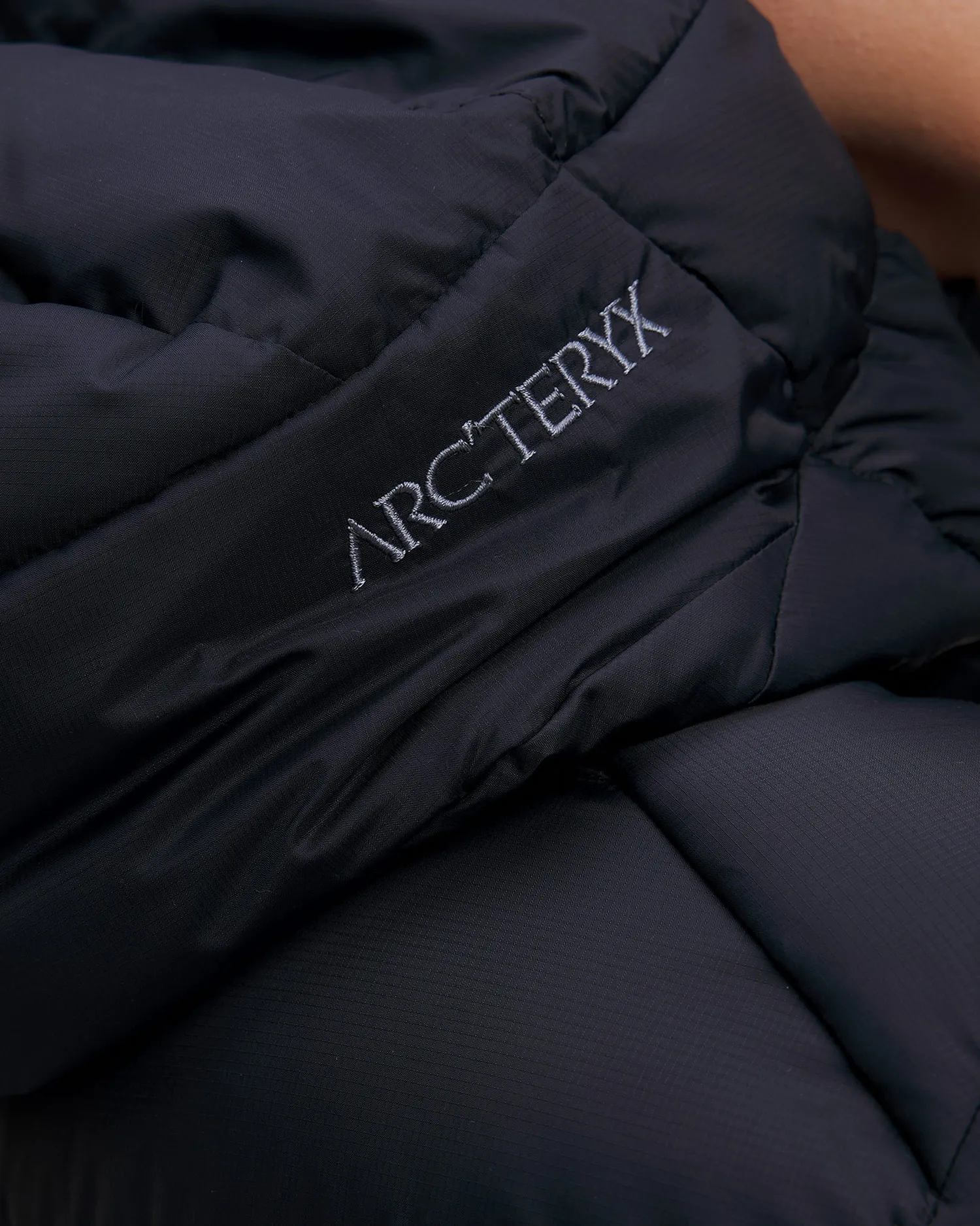 Parka nero con piumino da donna Arcteryx Thorium Xlong x000008531-black